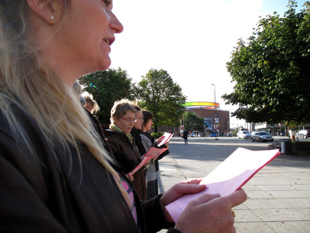 Art performance: Collective reading of 'I want a president' by Zoe Leonard