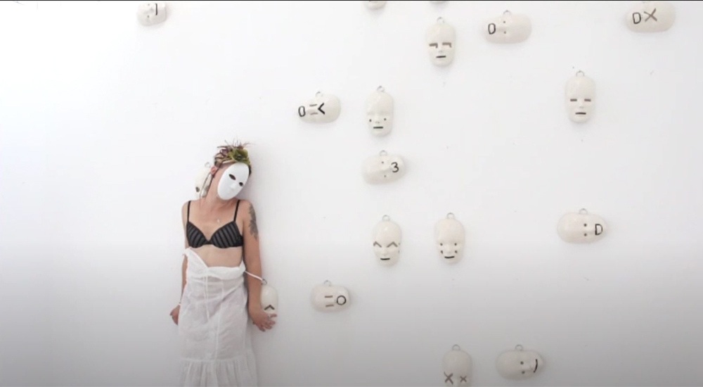 Performance – The other side of the mirror by Violetta Jara (2012)